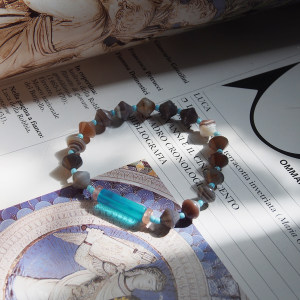 珠莲碧荷『爱琴海』冰蓝色亚琉璃波斯玛瑙原创手链设计款