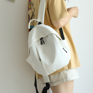 纯色轻便小背包双肩包女2025新款 休闲旅游小书包背包女双肩 时尚
