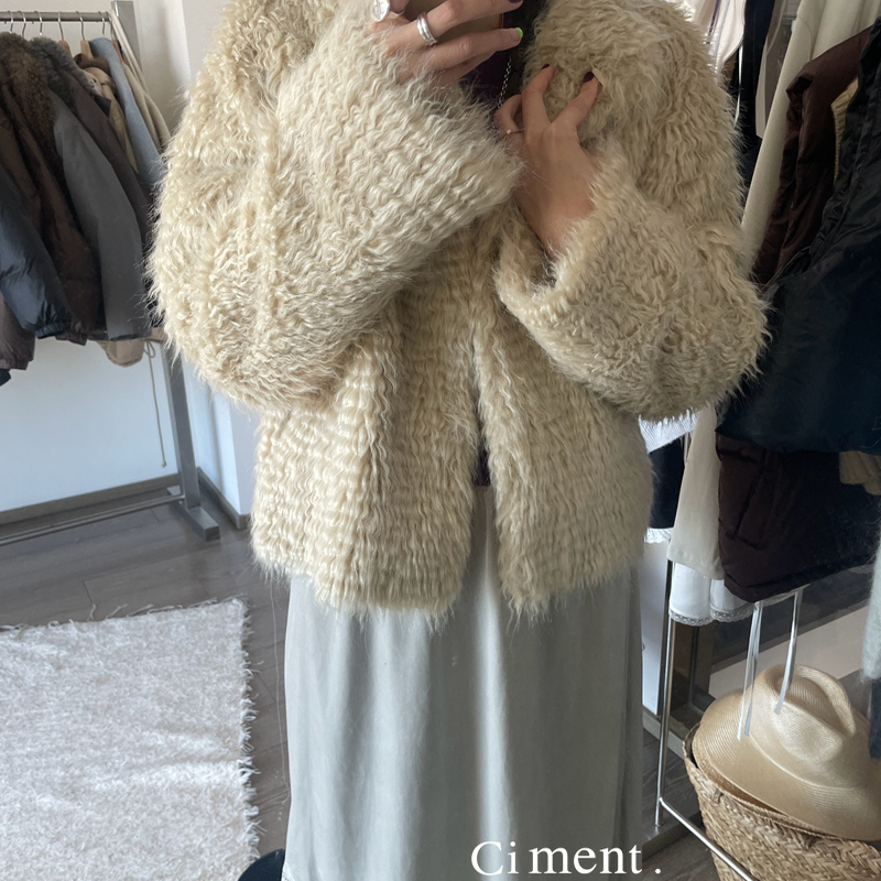 ciment 韩国东大门温柔米色波浪感毛毛外套