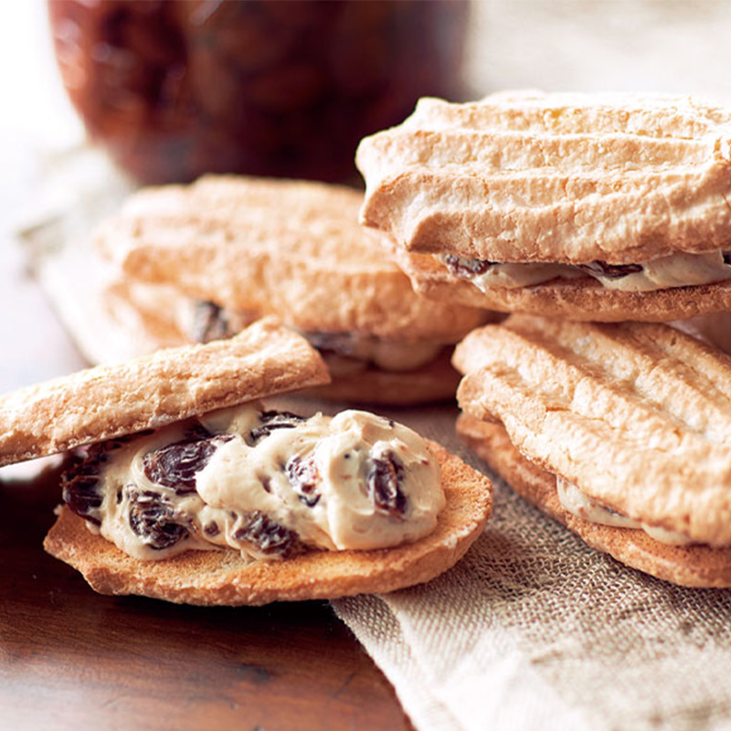 日本零食ANTENOR朗姆葡萄奶油三明治夹心饼干情人节甜品