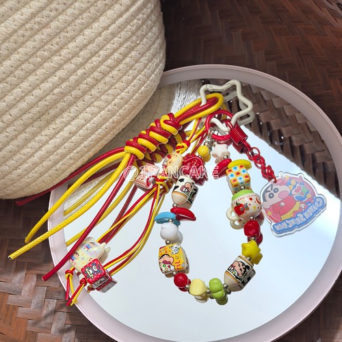 1PANCAKE原创2026新款蜡笔小新可爱手工串珠包包挂件手机链钥匙扣