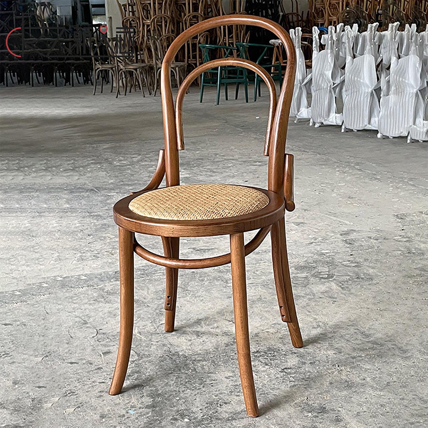北欧设计师桑纳椅子家用纯实木复古做旧餐椅家用中古藤编靠背凳子