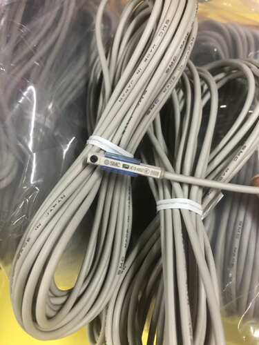 感应器方形半圆亚德客磁性开关