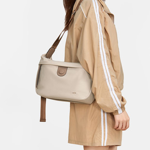 莱夫帆布新月斜挎包女2025新款时尚高级感外出通勤包轻便单肩包包