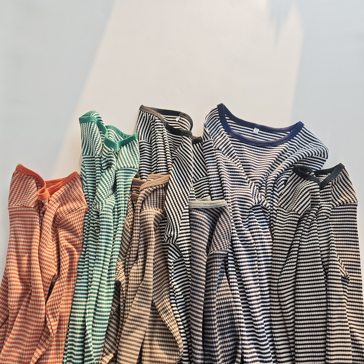 日单日系撞色螺纹弹力修身款百搭圆领长袖细条纹T恤上衣女M-4L码,女装/女士精品,T恤,淘宝优惠券,粉丝福利购,淘宝优惠卷