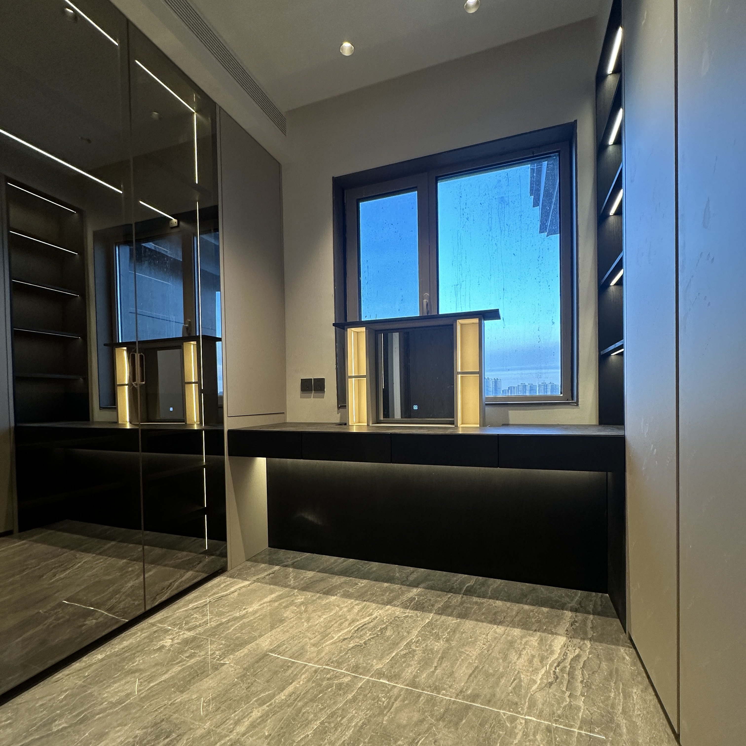 高定意式风衣帽间衣柜衣帽间定制