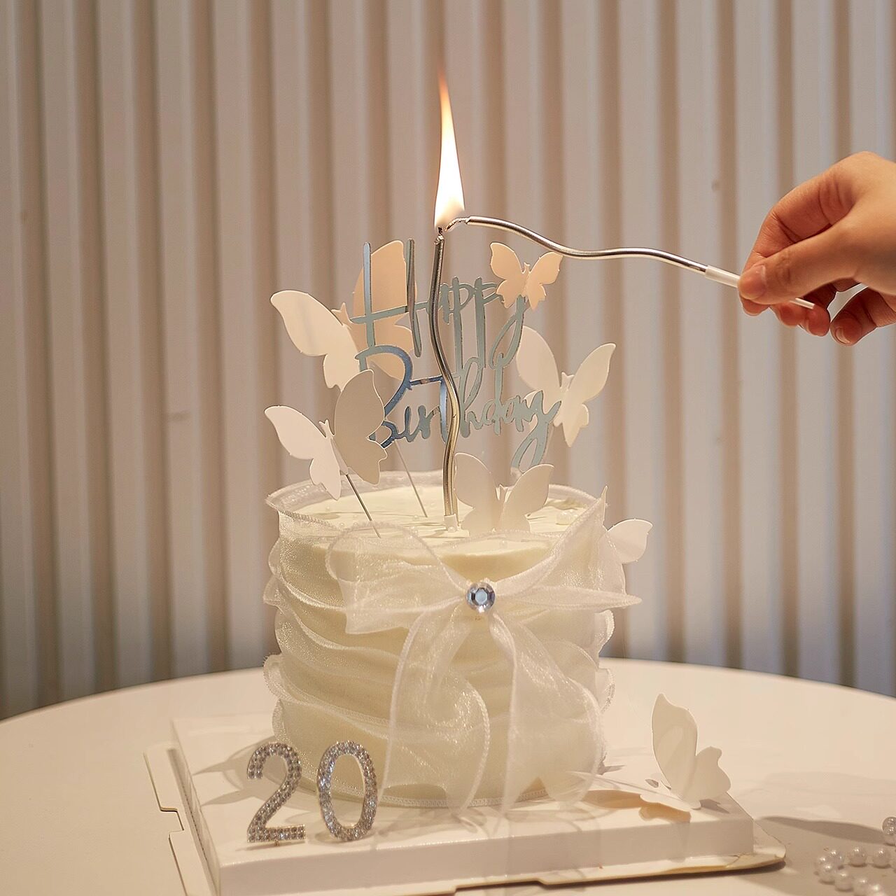 生日蛋糕装饰网红女神唯美白色蝴蝶插件合金带钻数字女生甜品摆件