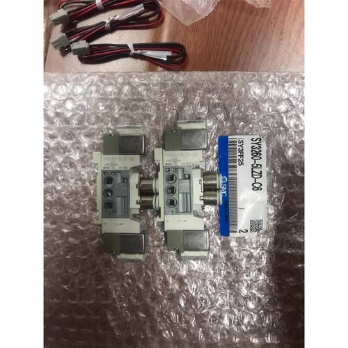 TM241CE40R plc 工程剩余 实物图拍摄
