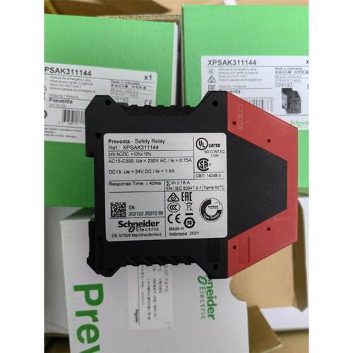 MAC电磁阀35A-SCC-DDAA-1BA有3个，包装
