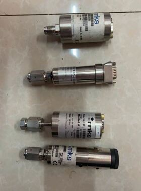 3RH2122-2BB40继电器现货2个，一个全