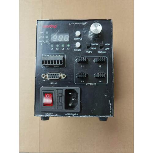 Fx3U-64CCL三个。FX3U-16CCL一个