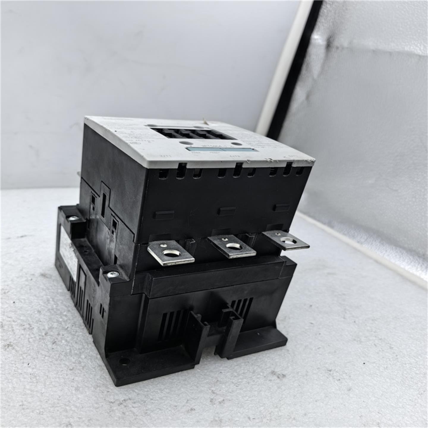 接触器3RT5054-1AP36 电源开关3RH5921-1DA11