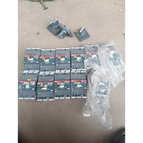 UM1LG3-305C-1AA-2SA-N/CN 310C-1AA-2SA-N/CN 330C-1AA-2SA-