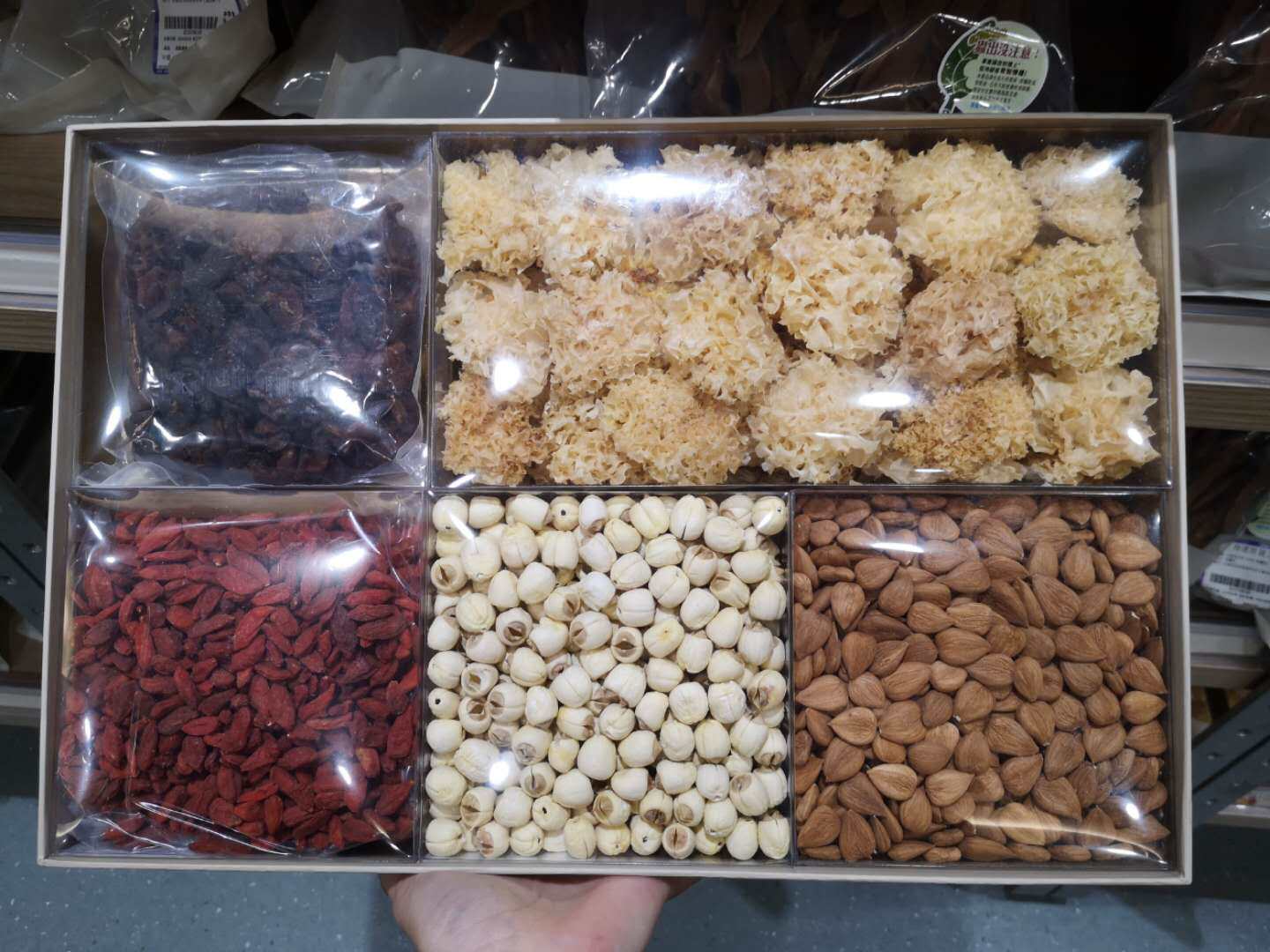 代购香港 楼上 大礼盒 笑口常开 礼盒 漳州雪耳、枸杞、白莲子