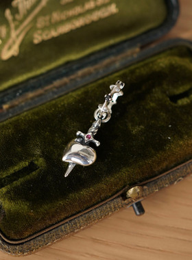 睡莲生生世世 原创设计925纯银一剑穿心吊坠心碎爱心元素小众挂件