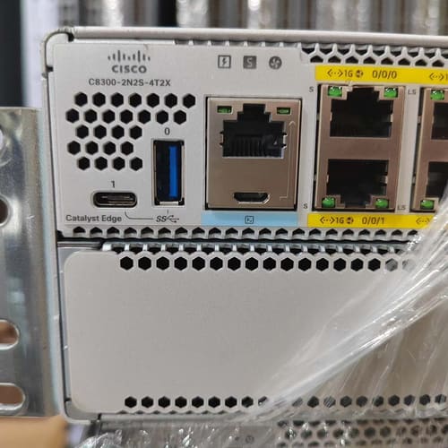 C8300-2N2S-4T2X 思科原装二手 机房下架，成--议价商品