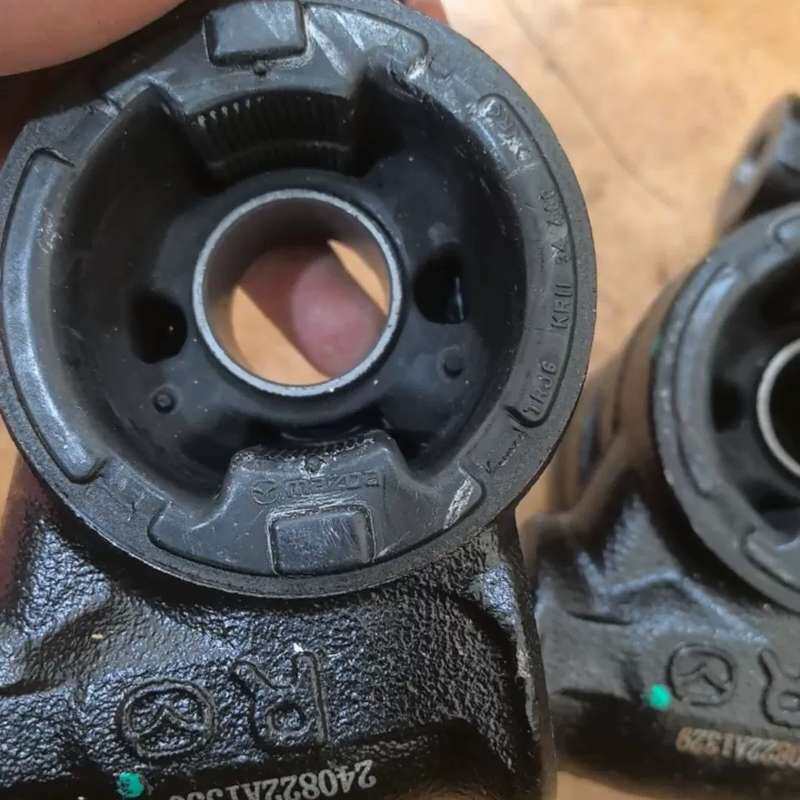 达原厂下摆臂胶套,适用于昂克赛拉、CX5,阿特兹,CX4--议价商品