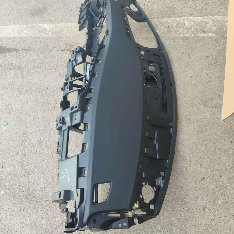 尼桑探陆R53仪表台总成，原装拆车件，成色如图，黑色--议价商品