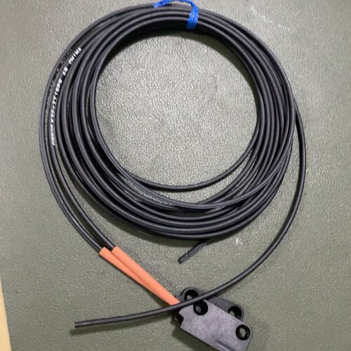 对射光纤E32-ZT16PR，原装正品无包装全新未使用--议价商品