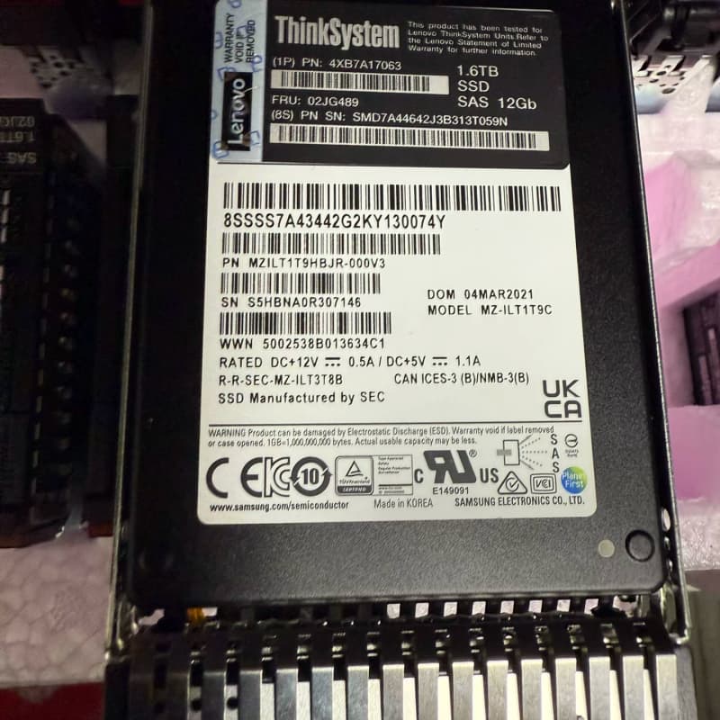 联想ThinkSystem 1.6T SAS服务器固态硬盘，--议价商品