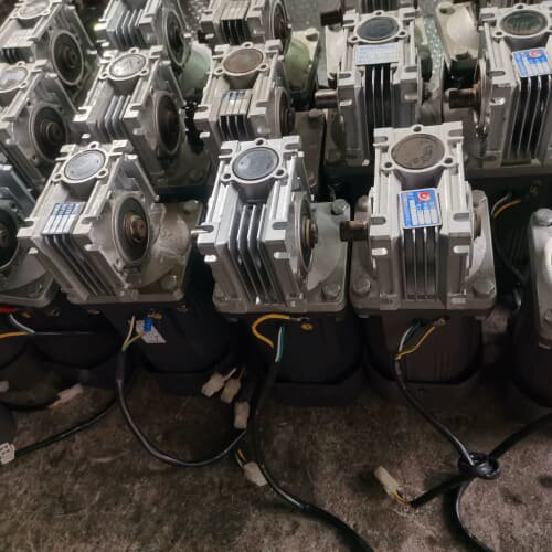 出售欧邦61K180A-YF电机，三相220V，功率180W--议价商品