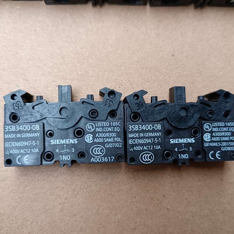 全新西门子触点3SB3400-0B有2只,库存商品,无包装盒--议价商品