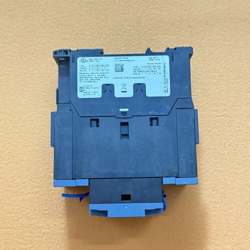 西门子接触器3RT2035-1SP30，原装正品，实物拍摄，--议价商品