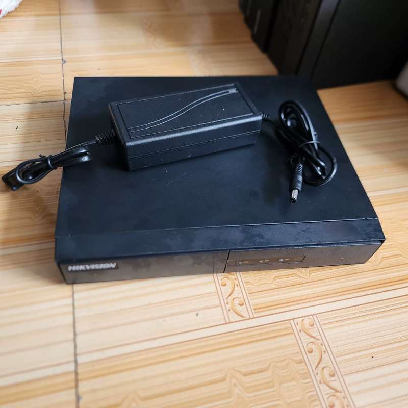 海康威视 DS-7808N-F1 B 8路网络硬盘录像机 8--议价商品