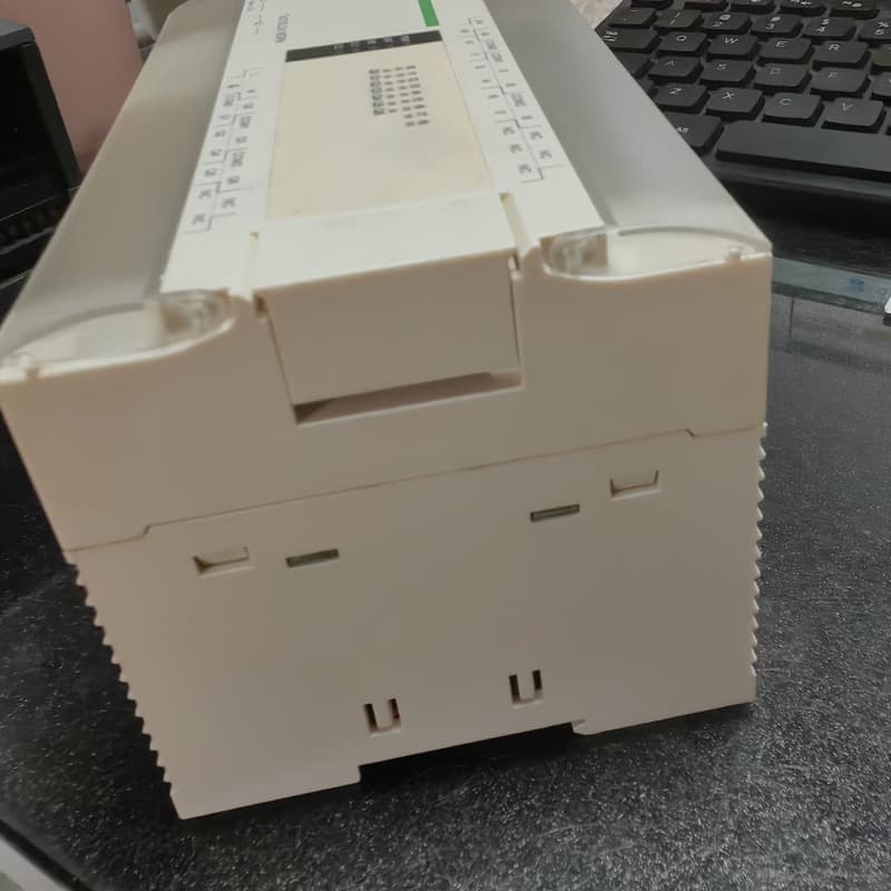 TM218LDA16DRN,施耐德PLC,成色挺好的,功能完--议价商品