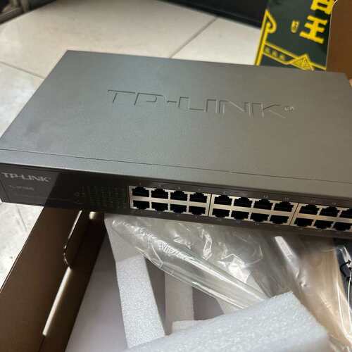 出TP-LINK TL-SF1024D 24口百兆非网管交换--议价商品