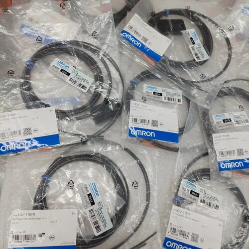 E32-T15YR光纤传感器，全新原装正品，实物图--议价商品