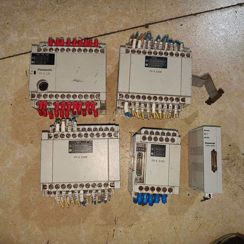 松下PLC(AFPX-L30R-F)二手拆机,成色如图,功能--议价商品