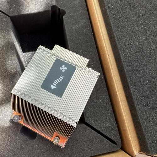 思科ucs c240m3铜底热管散热器全新成色。包装也在--议价商品