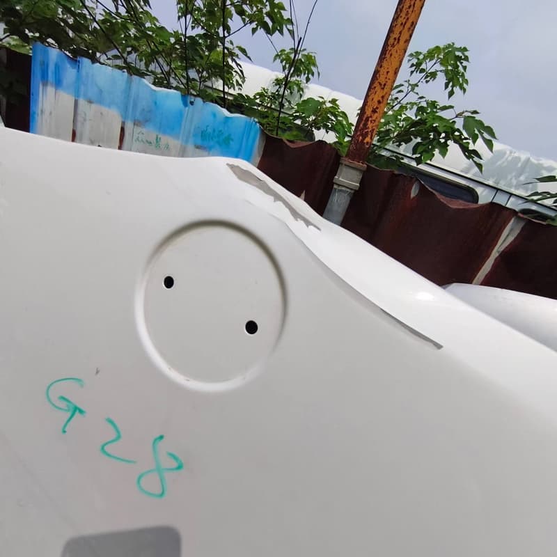 宝马3系G28原厂机盖,白色拆车件,结构完整,原车漆,成色还--议