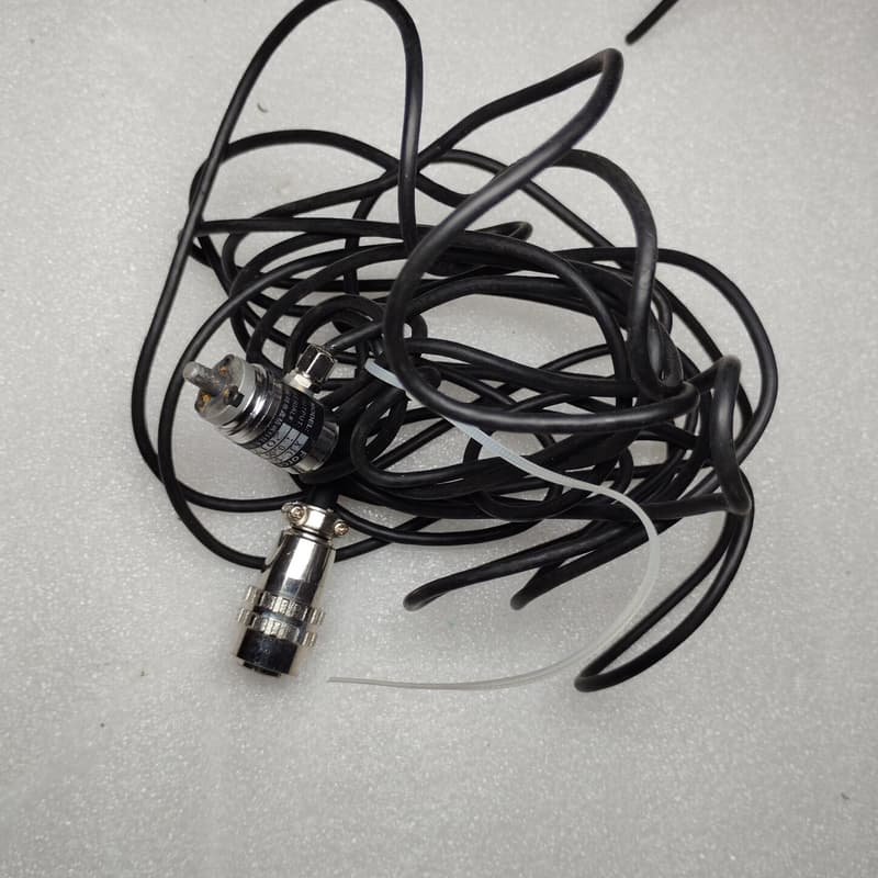 二手工业传感器线缆,带BNC接口,线长5米左右,接口完好能正--议
