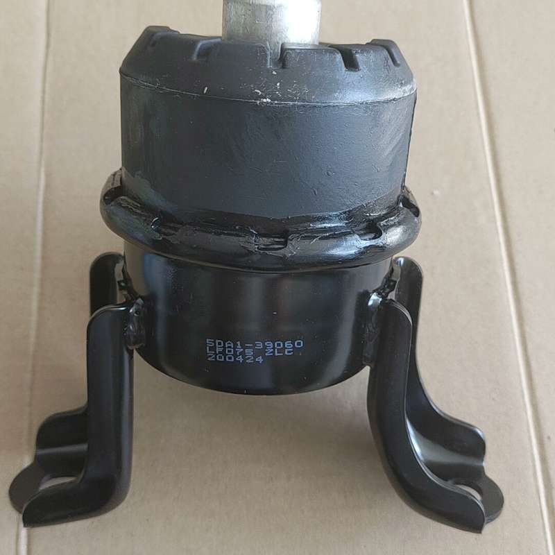 适用于马自达睿翼奔腾B70/14.B90发动机支架右机脚垫支--议价商品