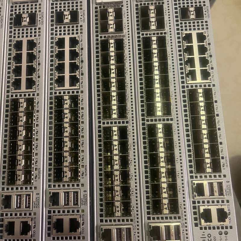 Cisco思科 ASR-920-24SZ-M系列 二手网络设--议价商品