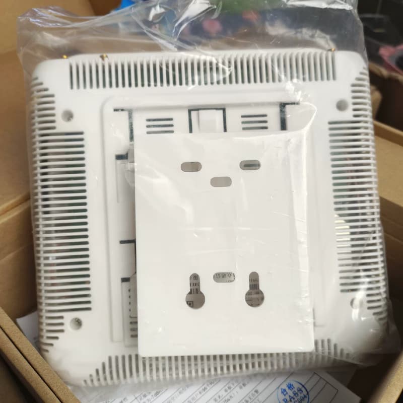 普通路由器，鑫众通信。HTAP-E-L ，全新7台欢迎打包--议价商品