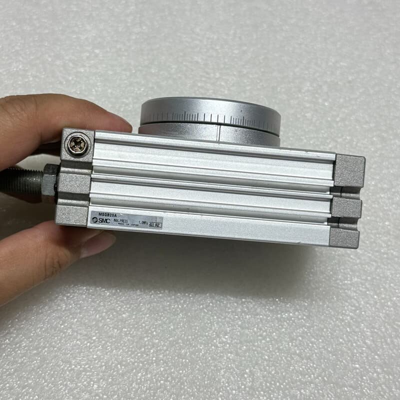 SMC旋转气缸MSQB20A 原装正品,实物拍摄,成色如图,--议价商品