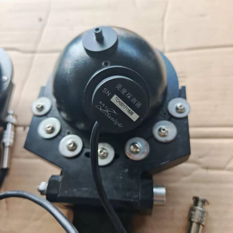 拆机2个二手朝阳光积分球探测器--议价商品