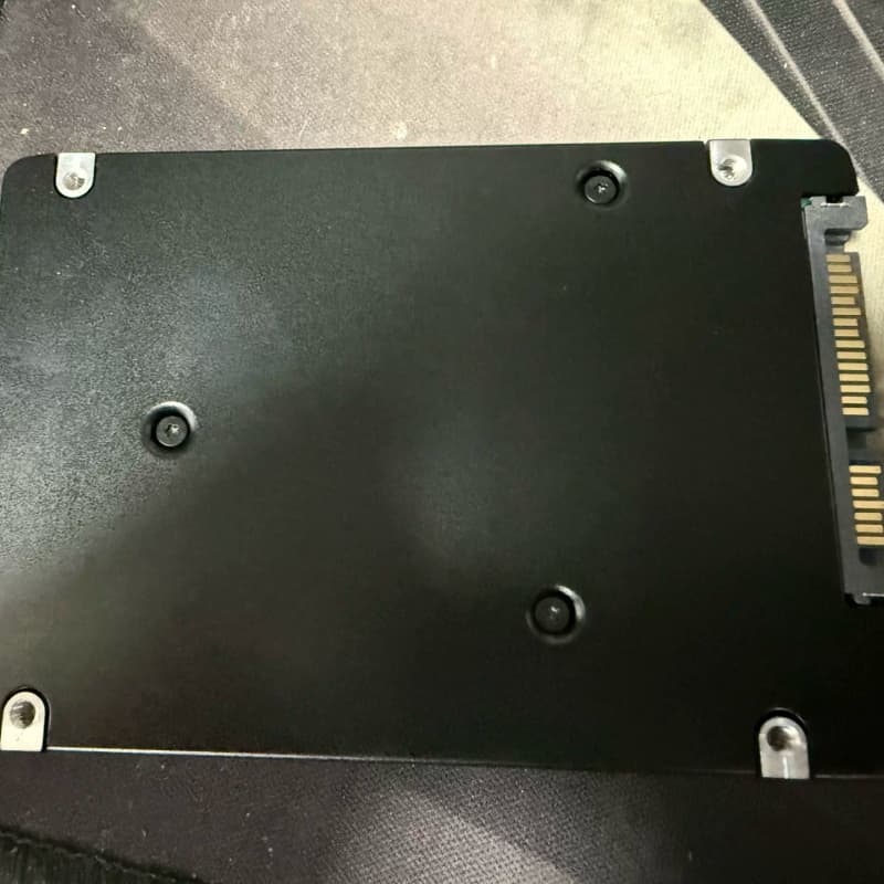 全新三星PM883固态硬盘960G，2.5寸SATA接口。企--议价商品