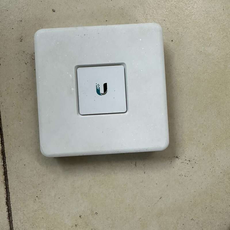UBNT UniFi USG 千兆有线路由器 UniFi S--议价商品