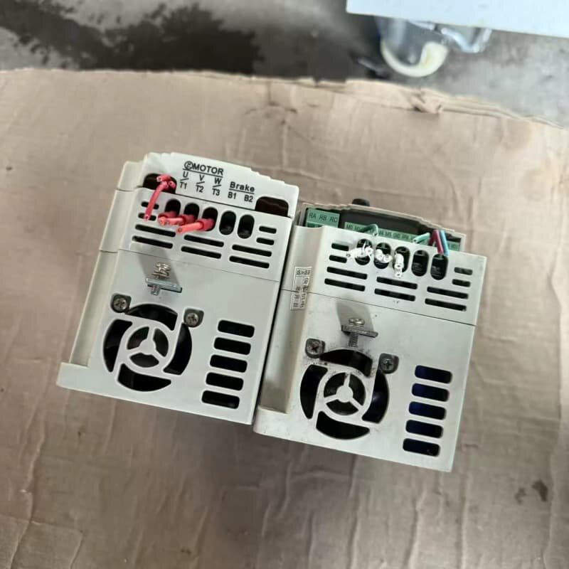 拆机2个二手台达变频器--议价商品