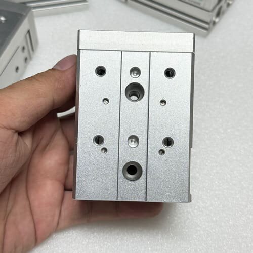 亚德客气缸HLS16X30S，原装正品，成色如图，功能正--议价商品
