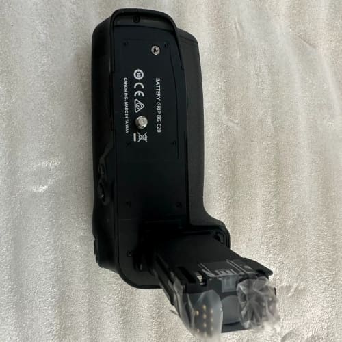 佳能5d4手柄BG-E20 9新，功能完好，要的联系，可以直--议价商品