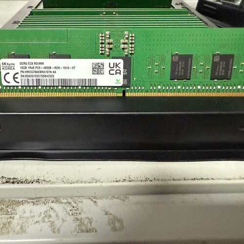 SK海力士16GB DDR5 4800B RDIMM服务器内--议价商品