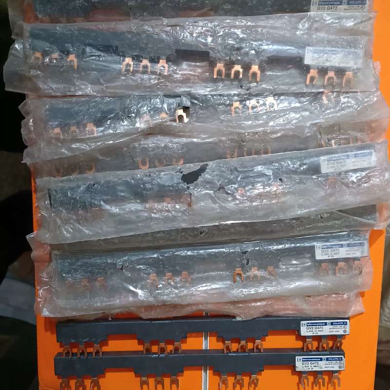 新施耐德GV2G472 电动机断路器汇流排,原装正品包装袋--议价商品