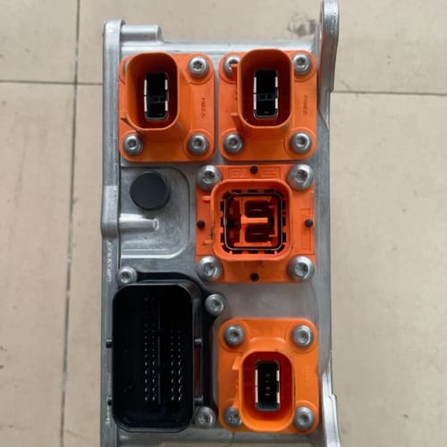 5QE915682AD 保时捷卡宴第二代7P5充电转换器--议价商品