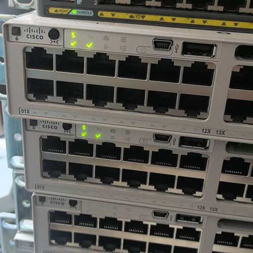 思科C9300-48T-E交换机，原装二手，成色还可以，接口--议价商品