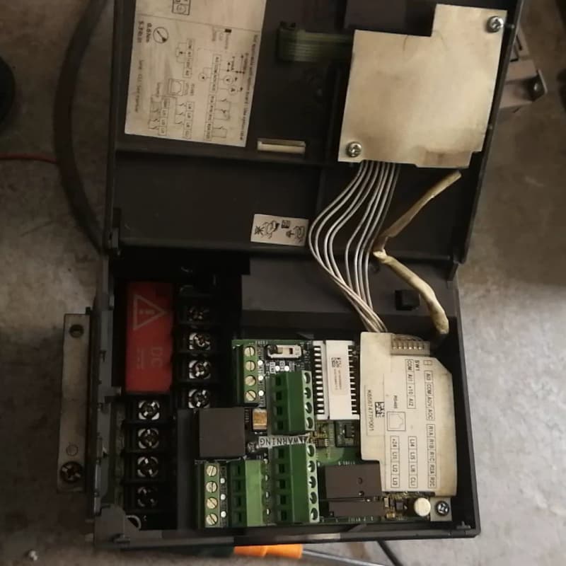 施耐德变频器ATV312HU15N4包好无维修,成色漂亮--议价商品